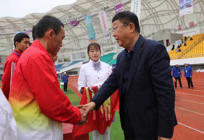 市委书记唐晓明,市委常委,市委秘书长梁兆光,副市长陈学俭分别为获奖