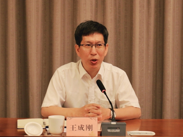 王成刚表示,定西具有丰富的风,光,水,地热,生物质等新能源和可再生