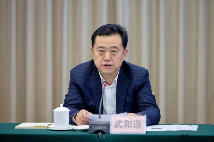 市委常委,常务副市长吕鹏举和恩施州副州长曾凡胜分别介绍恩施和定西